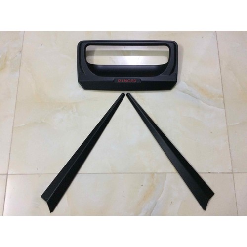 Ốp hõm cốp đen xe dành cho ford ranger 2013-2021