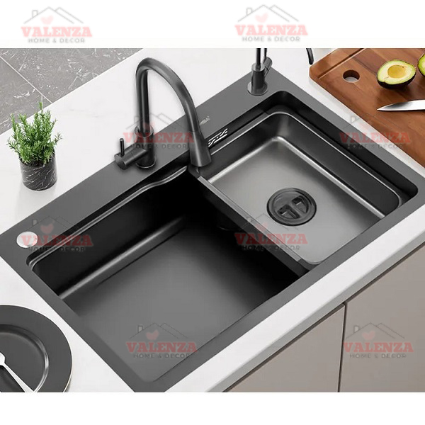 Chậu rửa bát 1 hố lớn 68x45cm nano đen sus304 Valenza kèm khay inox, bộ xả thoát to ngăn mùi-Dày 3li