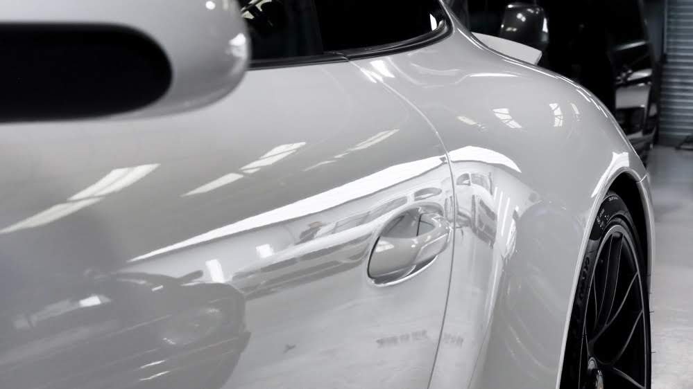 CARAMICS GLOSS ENHANCER - Phủ bóng, bảo vệ và kỵ nước, tẩy vết ố và dấu vân tay trên Auto Finesse lớp sơn