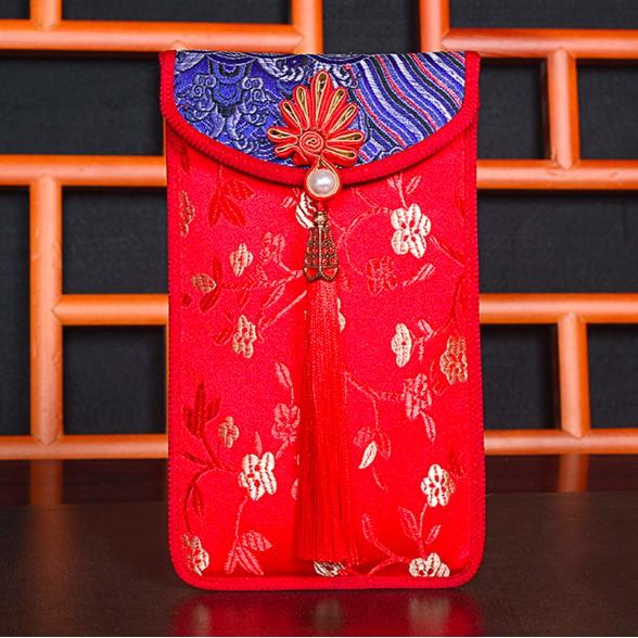 Lì xì vải gấm cao cấp dập vân nổi - Tua rua đính ngọc