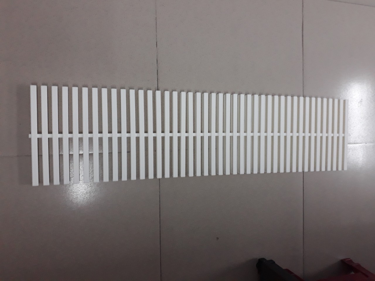 10 mét thanh thoát tràn hồ bơi rộng 25cm 1 chấu