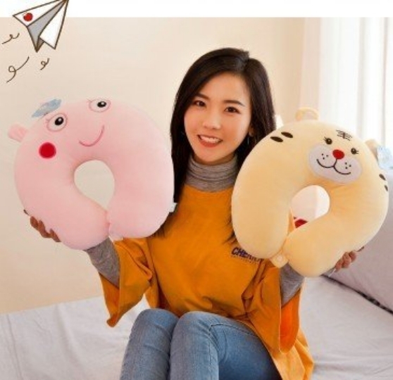 Gối kê cổ Du Lịch Mèo Kitti gối có nút bấm tiện lợi