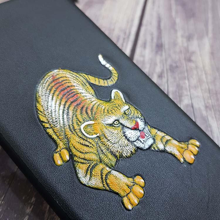 Ốp lưng da dành cho iphone 11 pro max / 11 da bò cao cấp hình rồng hổ nổi 3D