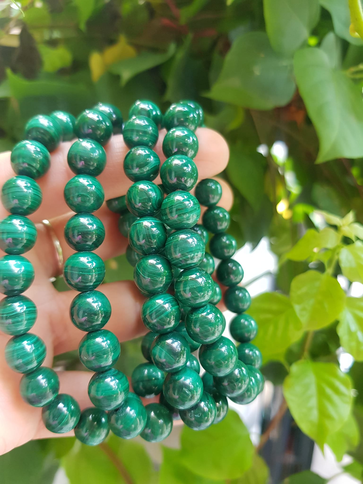 Vòng Tay Phong Thủy Đá Lông Công hay gọi là đá Malachite tự nhiên bóng đẹp  Size vòng 9mm nữ mệnh Mộc mệnh Hỏa  Vòng Xanh Đá Lông Công Vân tự nhiên đẹp đeo tốt sức khỏe, đẹp, may mắn trong công việc ạ