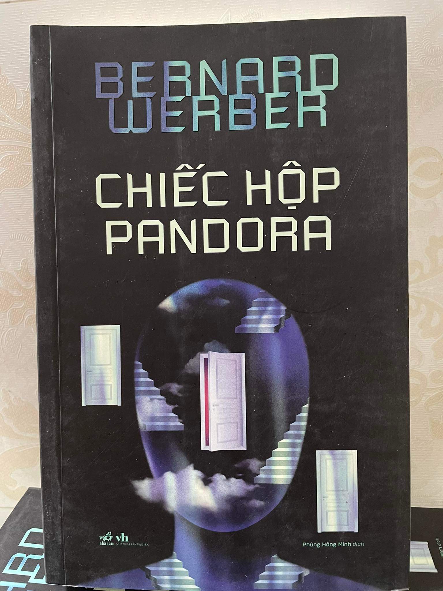 Hình ảnh Ký tặng của tác giả Chiếc hộp Pandora 