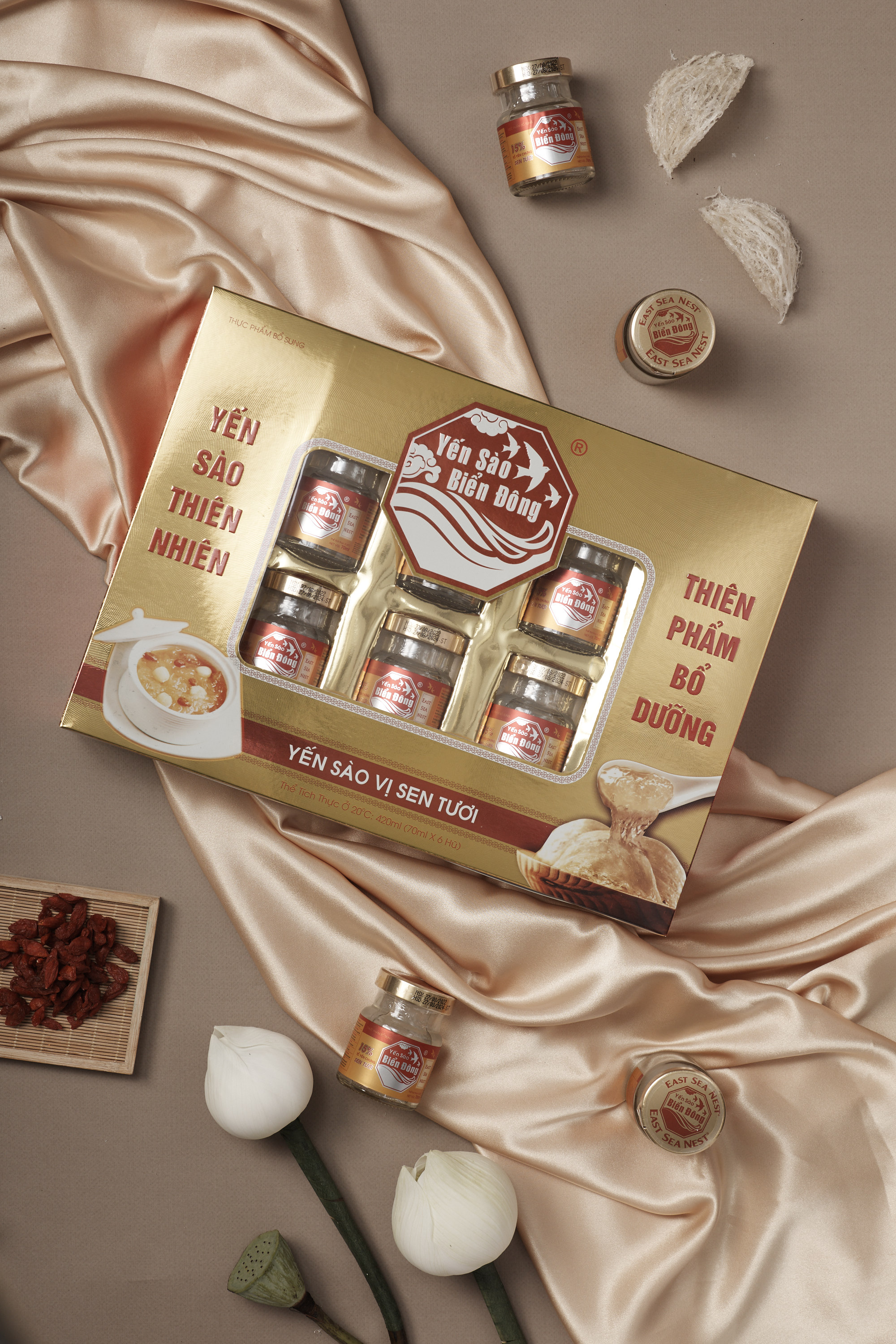 Yến Chưng Sẵn Vị Sen Tươi YẾN SÀO EAST SEA NEST 15% Tổ Yến - Hộp 6 hũ x 70ml