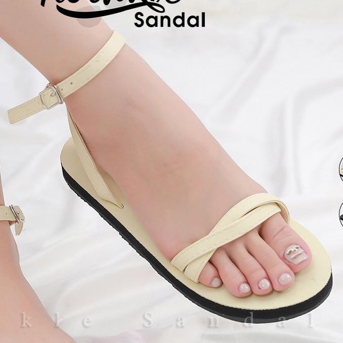 Dép sandal Nữ quai da mềm Đế Cao Su ôm chân mã SD382