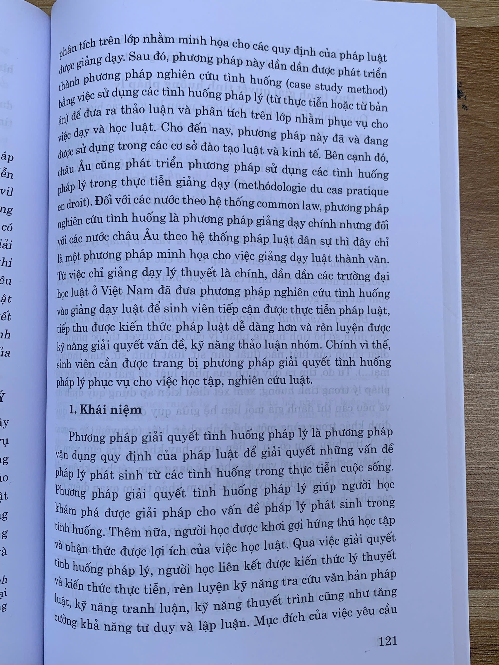 Giáo trình Phương pháp nghiên cứu khoa học luật