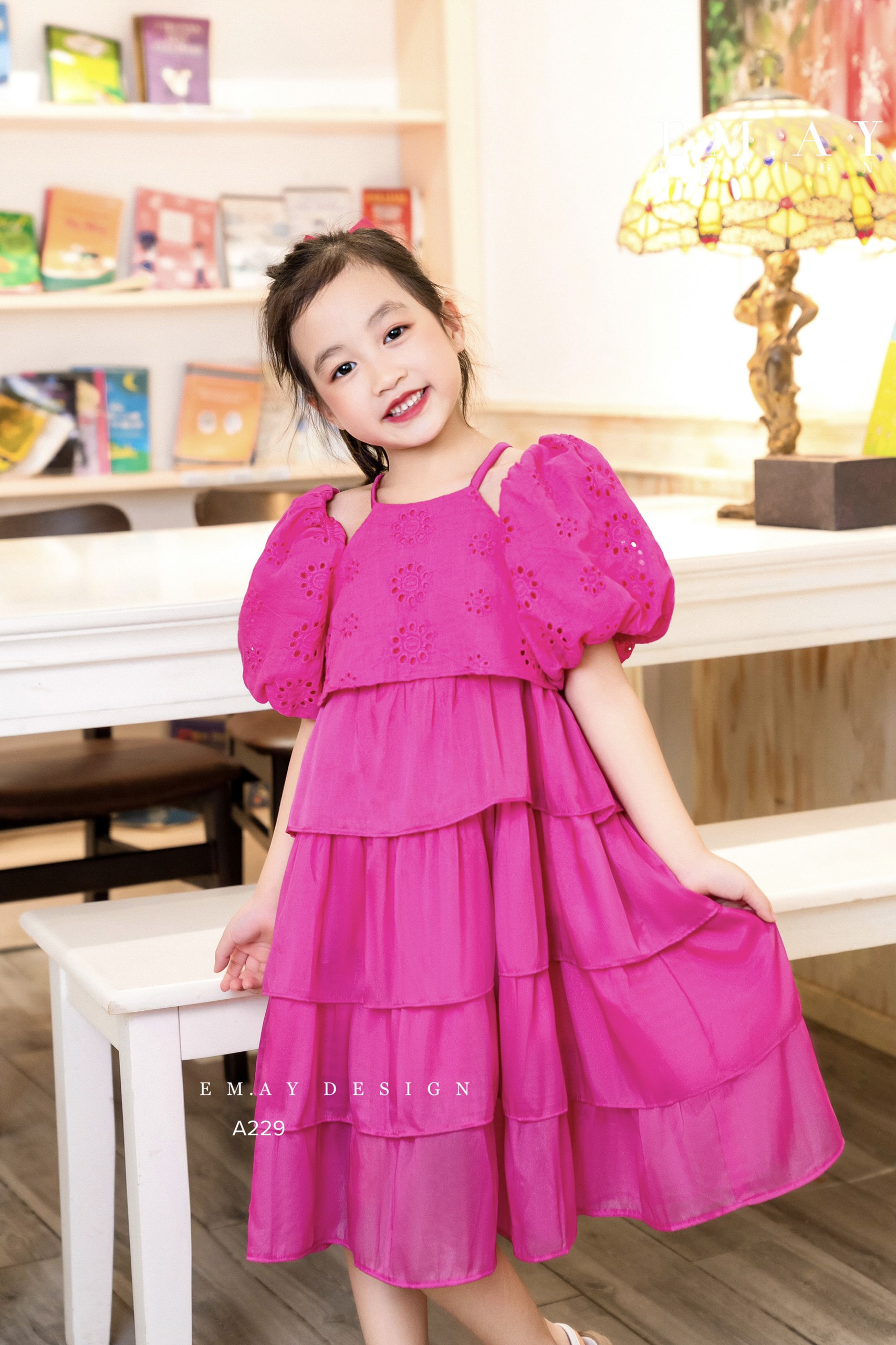 Đầm babydoll tầng cho bé gái trễ vai xinh xắn từ 12-35kg hàng thiết kế