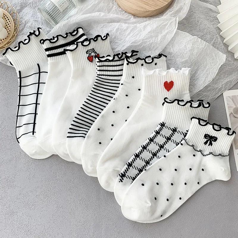 Tất vớ trắng nữ cổ cao chất liệu vải Hàn co giãn bốn chiều phong cách Vintage Hàn Quốc