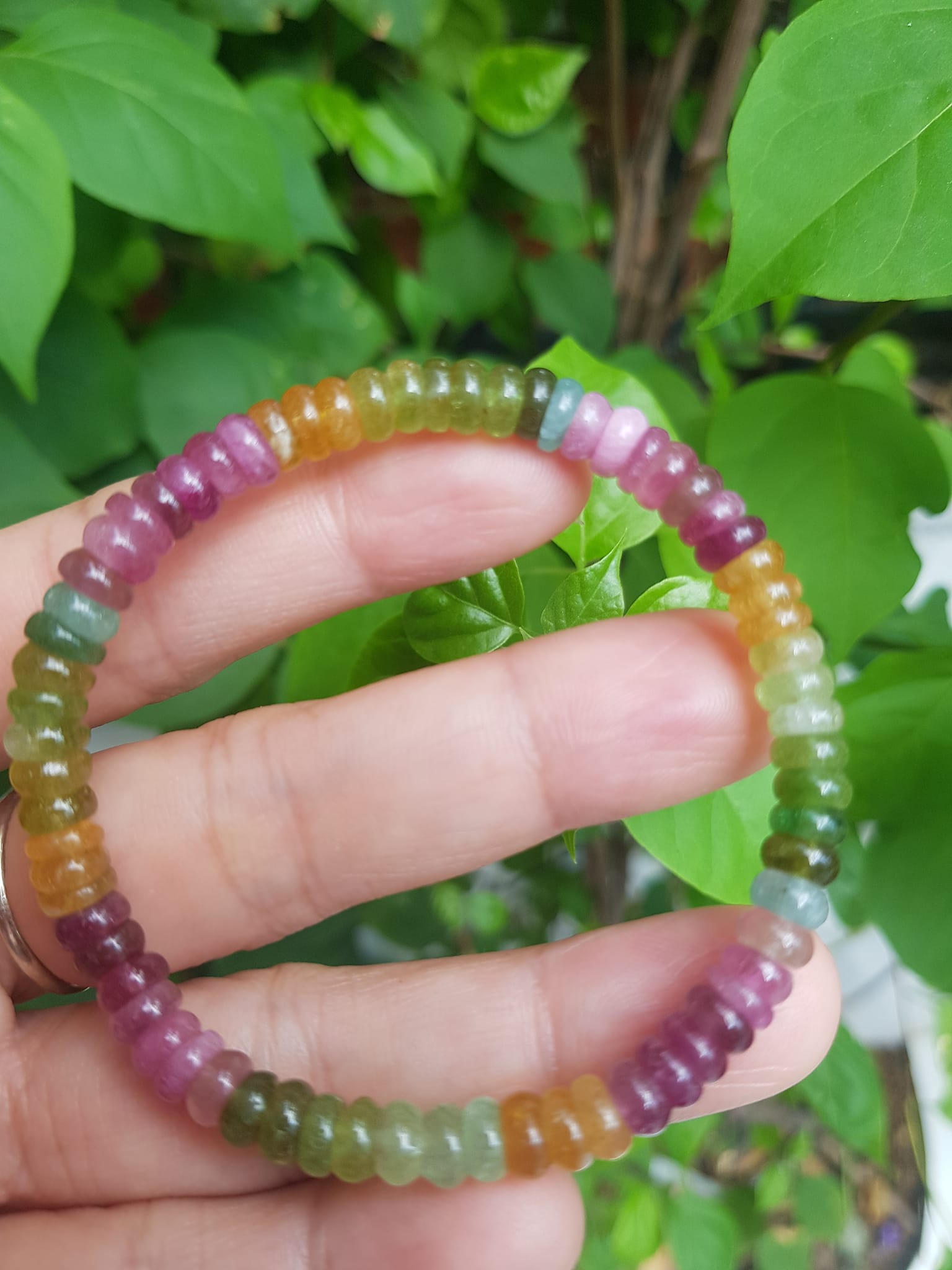 Vòng Tay Phong thủy may mắn Chất liệu Đá Tourmaline bánh xe đẹp tự nhiên màu đẹp Nữ tất cả các mệnh đeo vừa đẹp vừa xinh tốt cho sức khỏe ạ