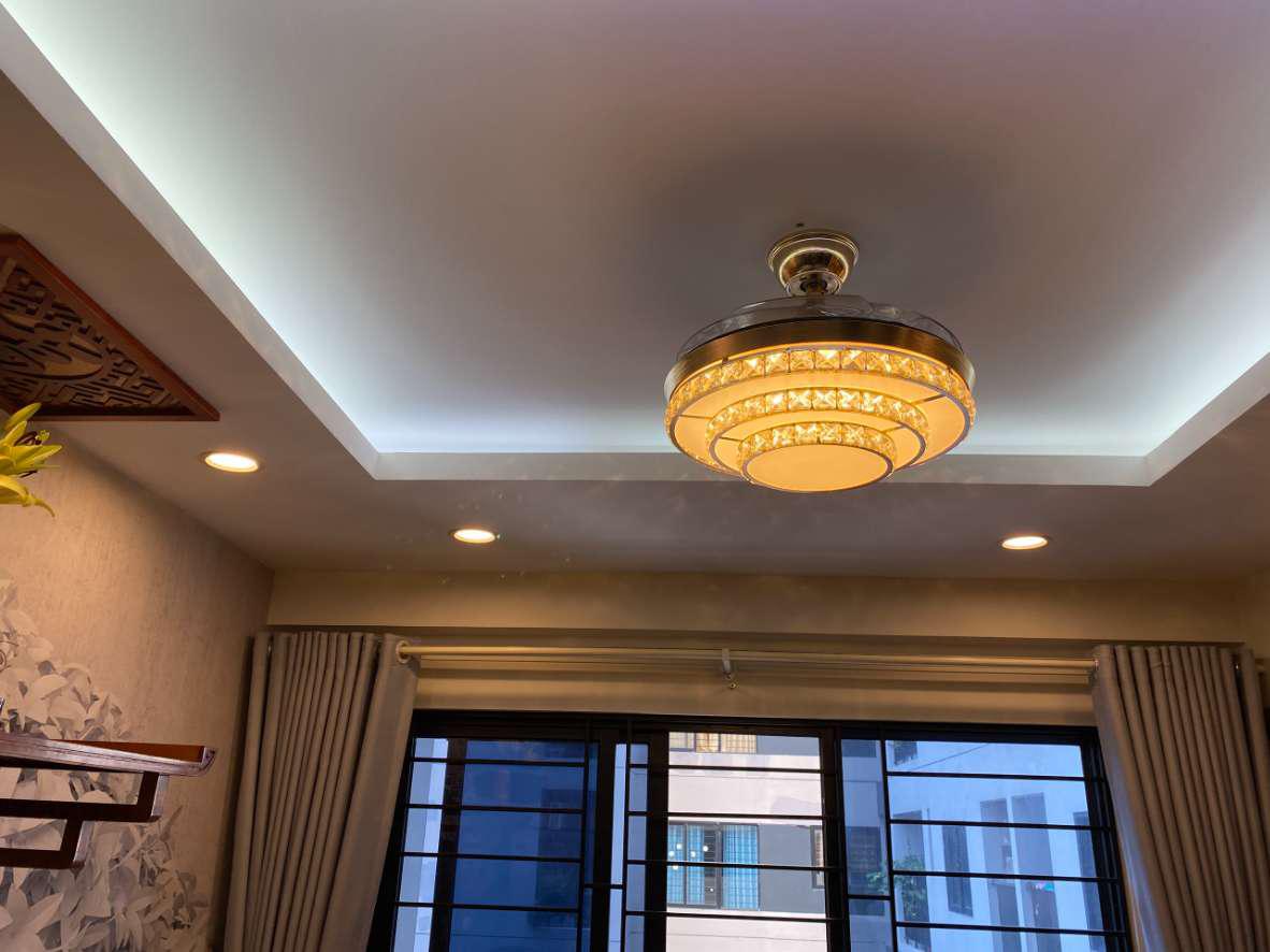 Đèn quạt trần SINER hiện đại, tiện dụng cánh cụp xòe với 3 chế độ ánh sáng