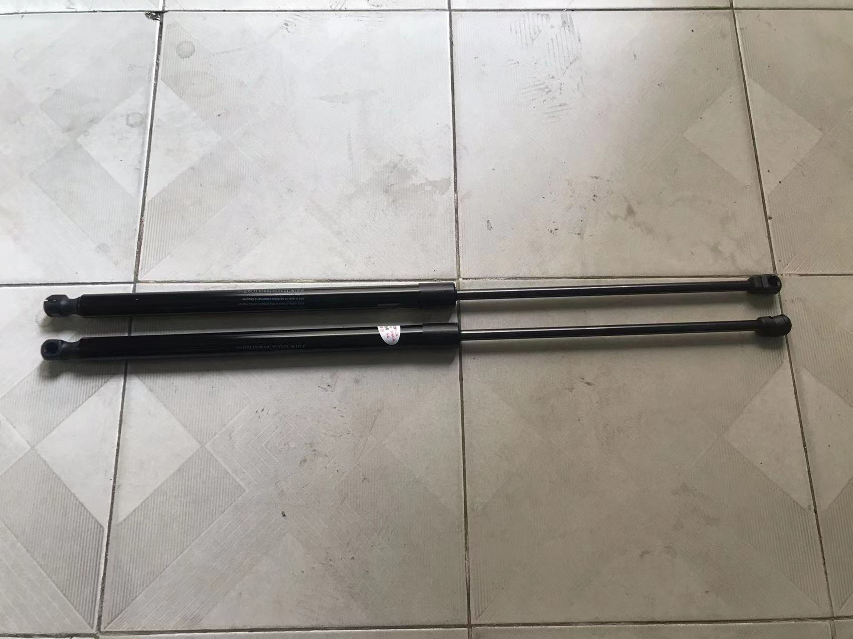 Ty chống cốp sau Dongben X30
