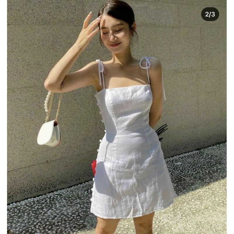 ĐẦM TRẮNG 2S FORM A ĐÍNH NÚT BỌC