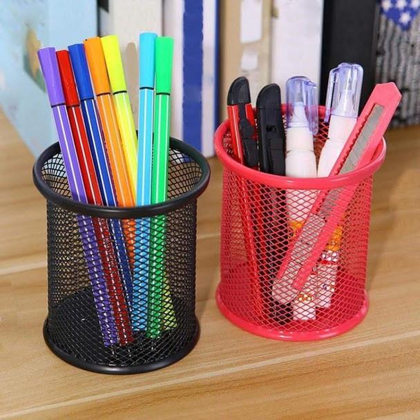 Hộp đựng bút, đồ dùng văn phòng để bàn bằng kim loại- màu ngẫu nhiên