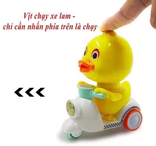 VỊT CHẠY XE VESPA CỰC NGẦU SIÊU CƯNG