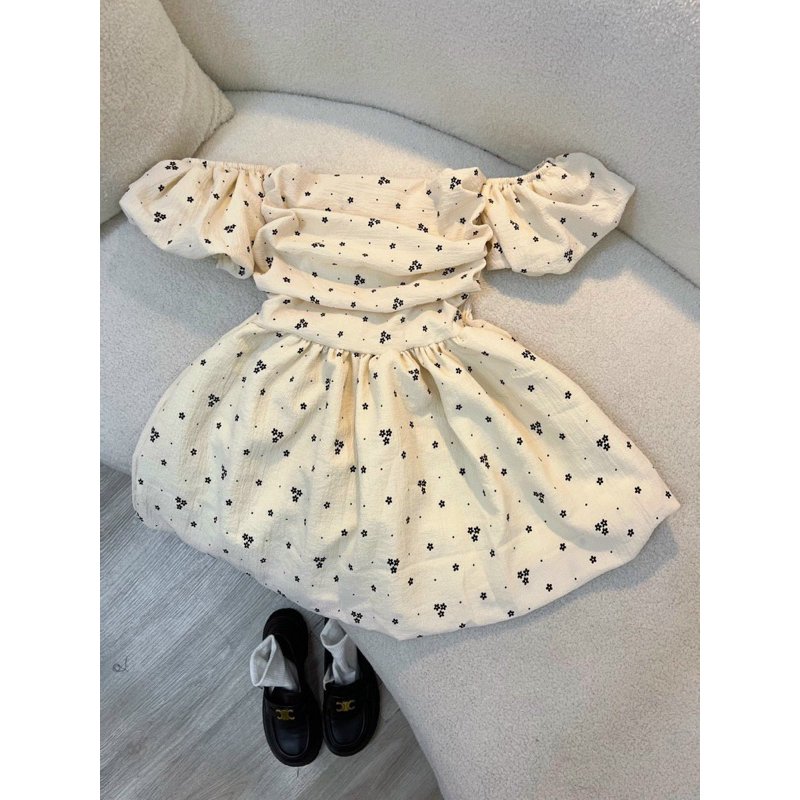 Đầm Trễ Vai Hoa Nhí Tay Bồng Dáng Babydoll