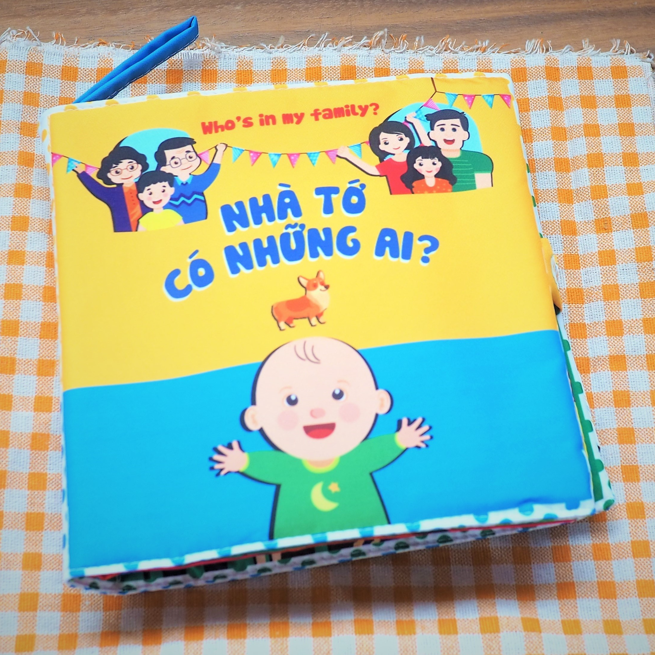 Sách vải song ngữ Lalala baby, giáo dục sớm cho trẻ dưới 2 TUỔI - &quot;NHÀ TỚ CÓ NHỮNG AI?&quot;