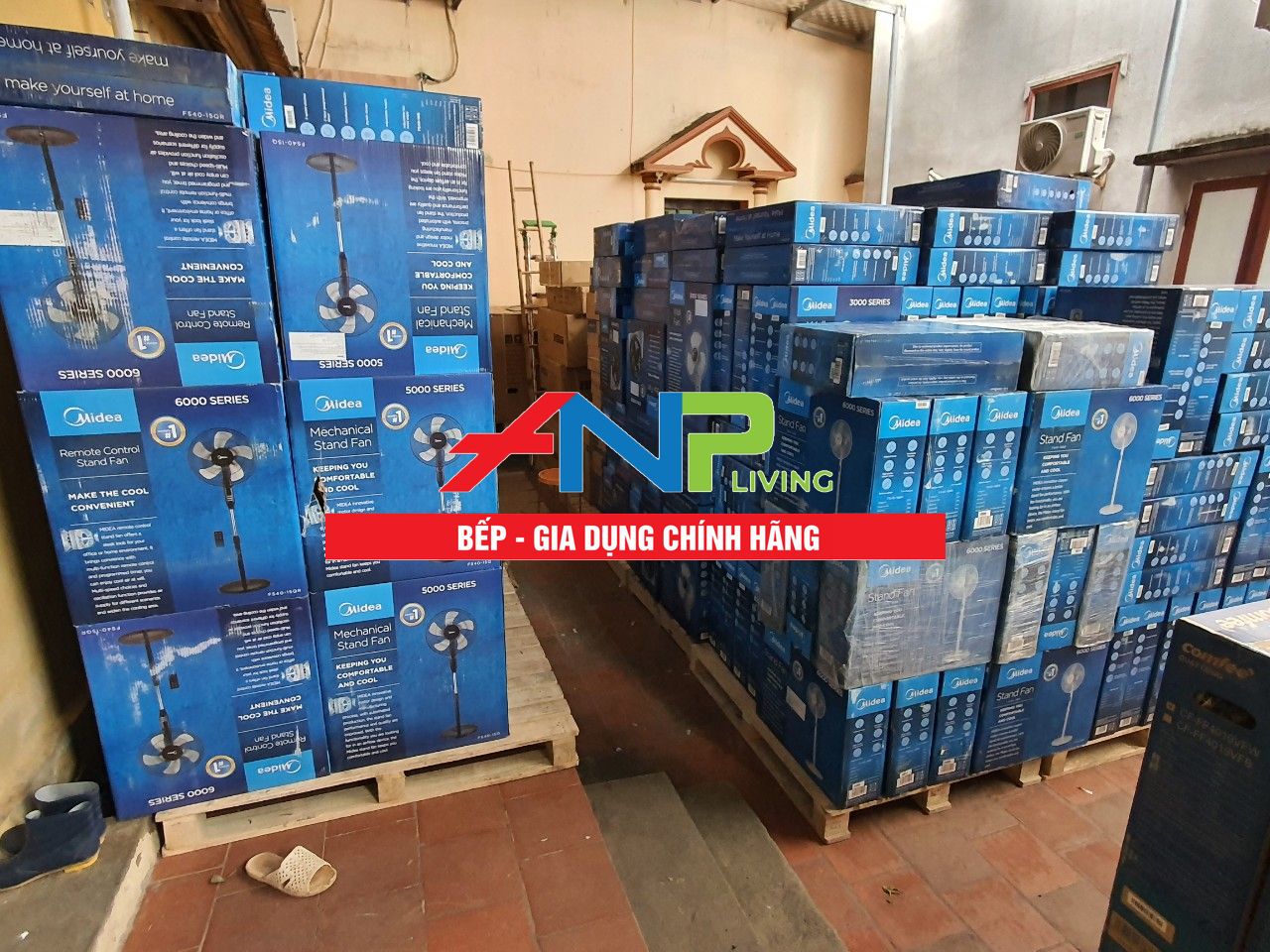 Quạt Đứng 5 Cánh Midea FS40-15Q - Hàng Chính Hãng