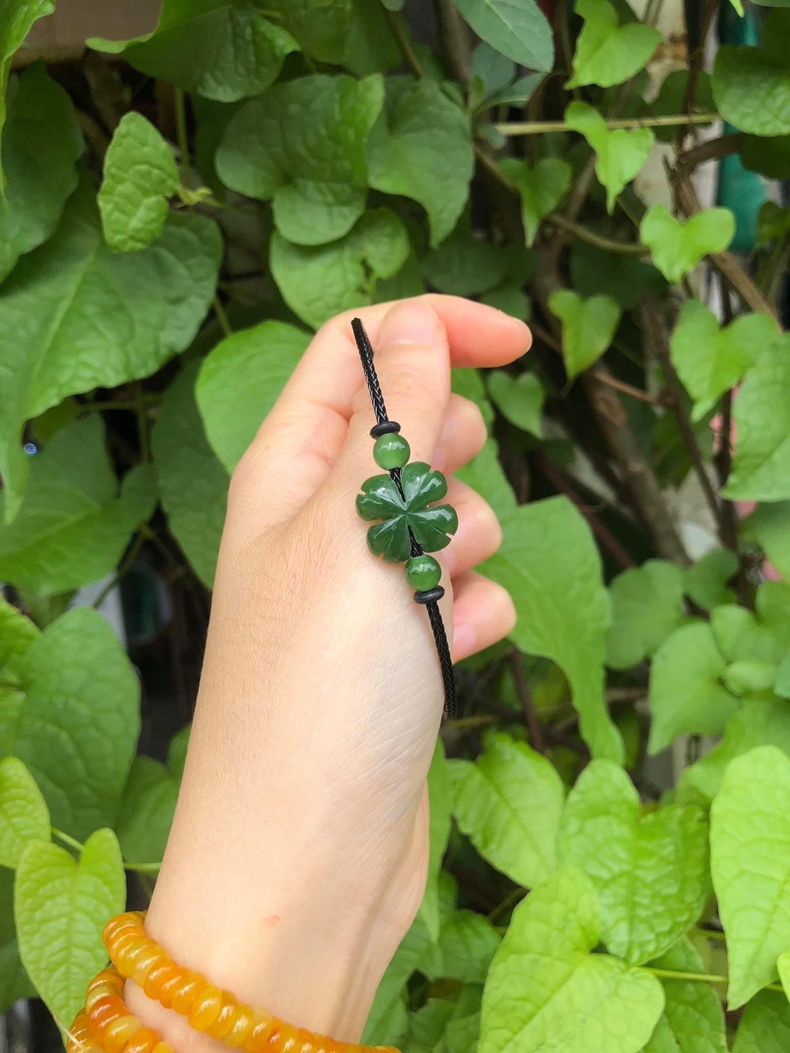 Vòng tay cỏ 4 lá ngọc bích