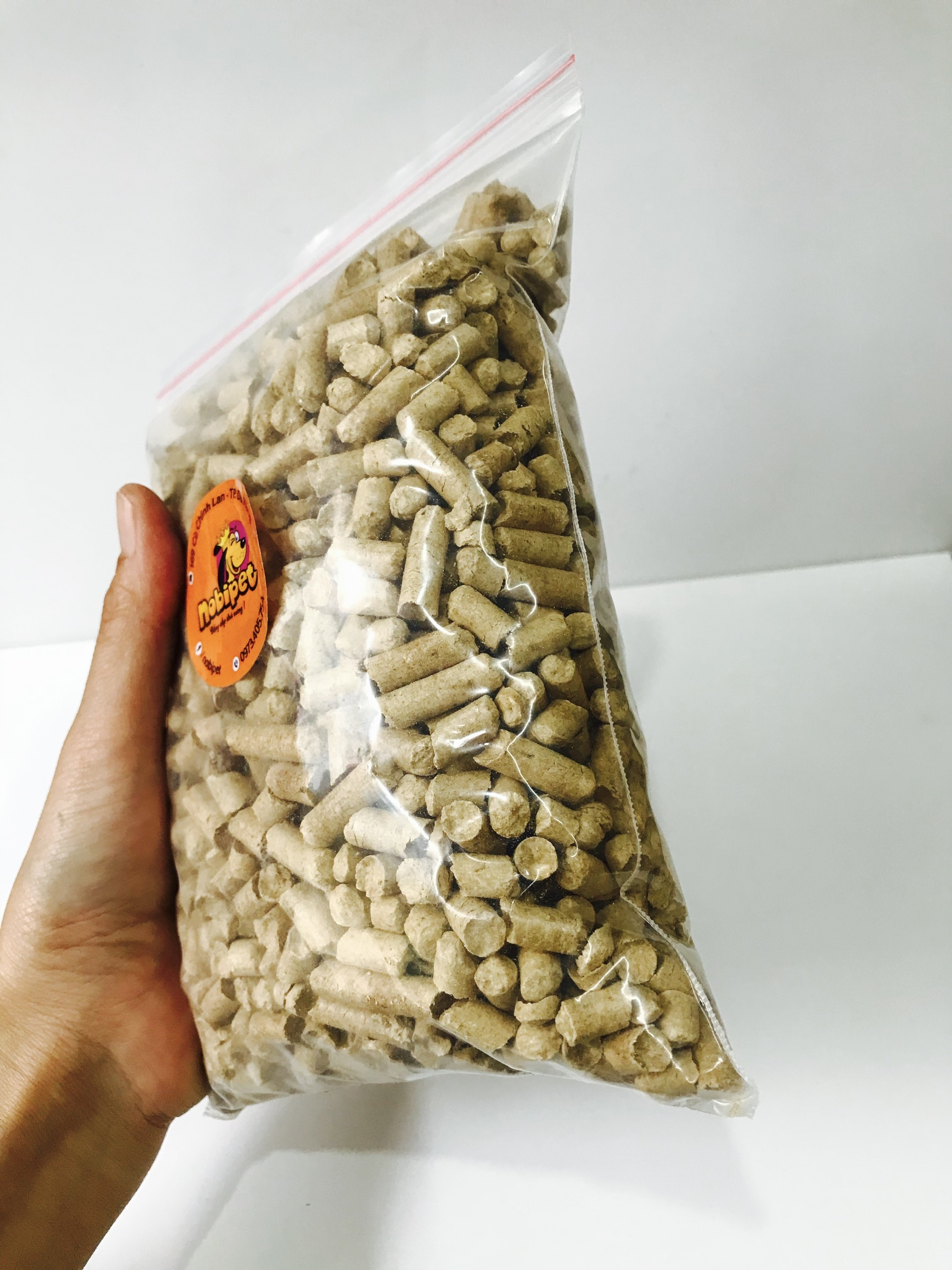 Gỗ Nén Hút Ẩm và Lót Chuồng Cho Thú Cưng