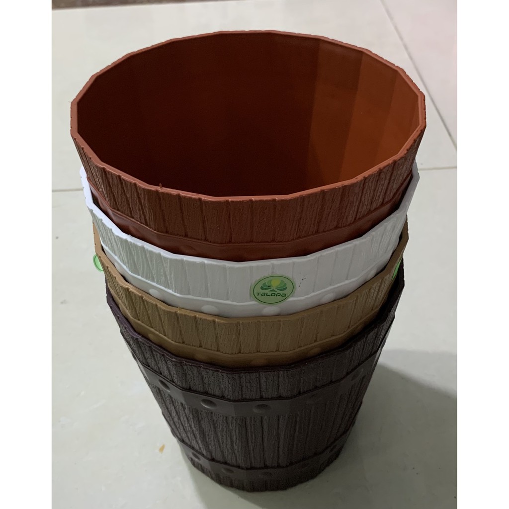Combo 2 Bộ Chậu Nhựa Tròn Kiểu Dáng Thùng Gỗ, Chậu Để Bàn + Tặng Đĩa Lót