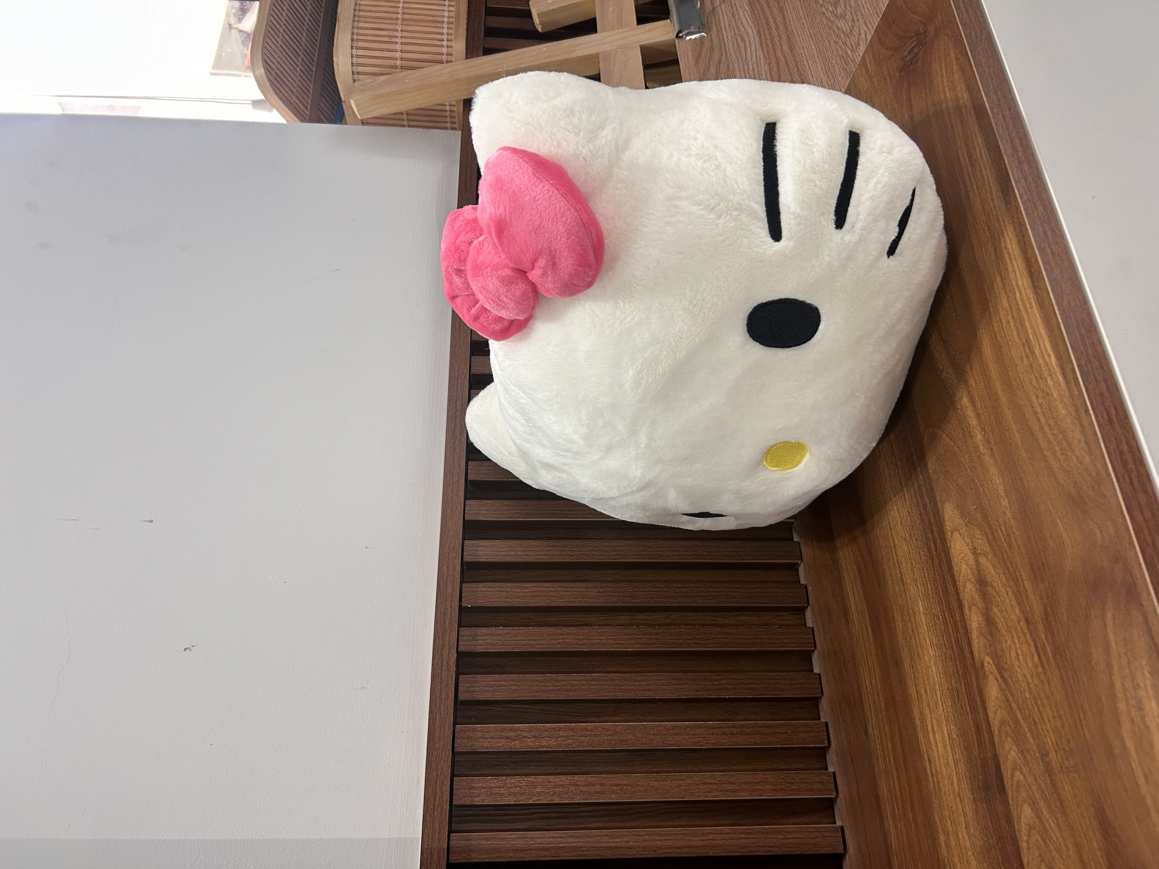 Gối Mặt dành cho Hello Kitty Cao Cấp, Gối Ôm Sofa Nhỏ Gọn, Quà Tặng Đáng Yêu - Sản phẩm chính hãng, Phân phối bởi Teenbox