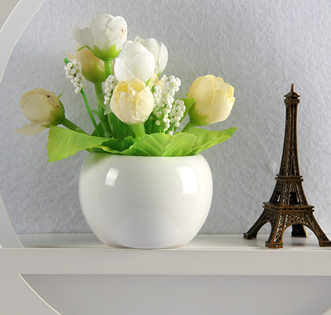 Đèn tường tháp Eiffel và chậu bông