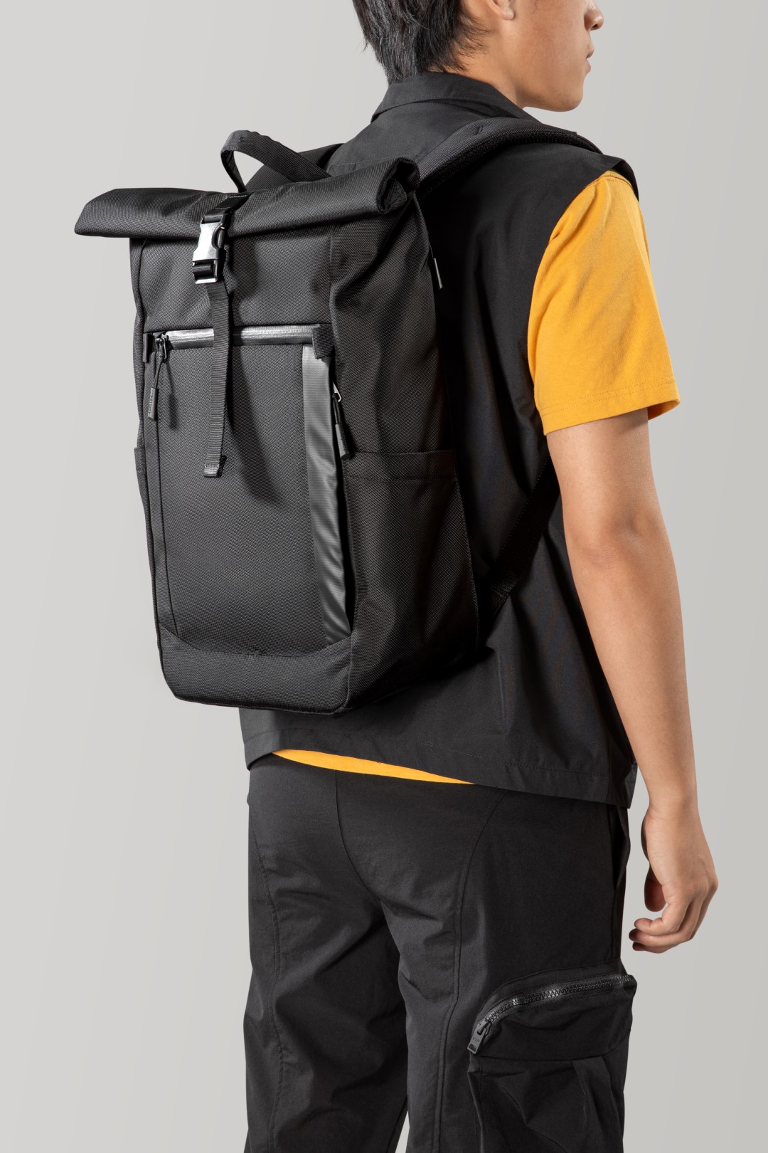 Balo Du Lịch Laptop 15.6 Inch TOMTOC DAYPACK T61 Dành Cho MacBook 16 Inch Sức Chứa 23L - Hàng Chính Hãng