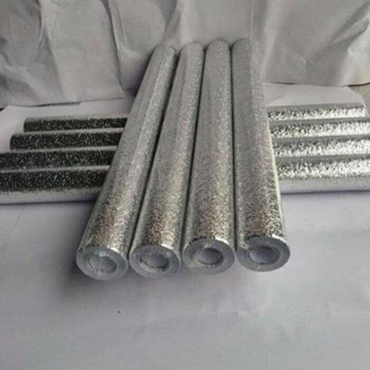 Cuộn giấy bạc dán bếp cách nhiệt, miếng decal dán tường nhà bếp chống thấm bền đẹp