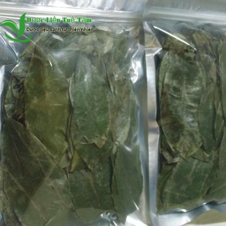 Lá mảng cầu xiêm