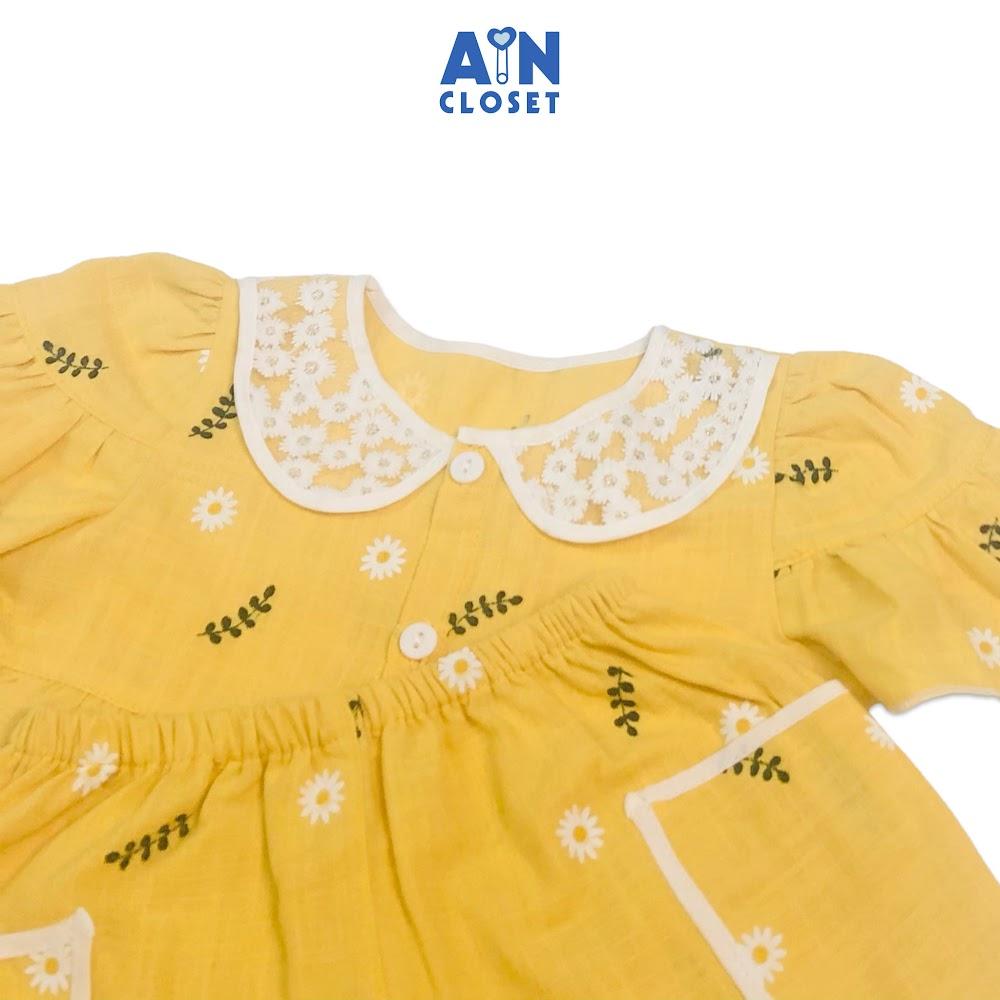 Bộ quần áo lửng bé gái họa tiết Cúc nhí vàng linen - AICDBG6JU6MM - AIN Closet