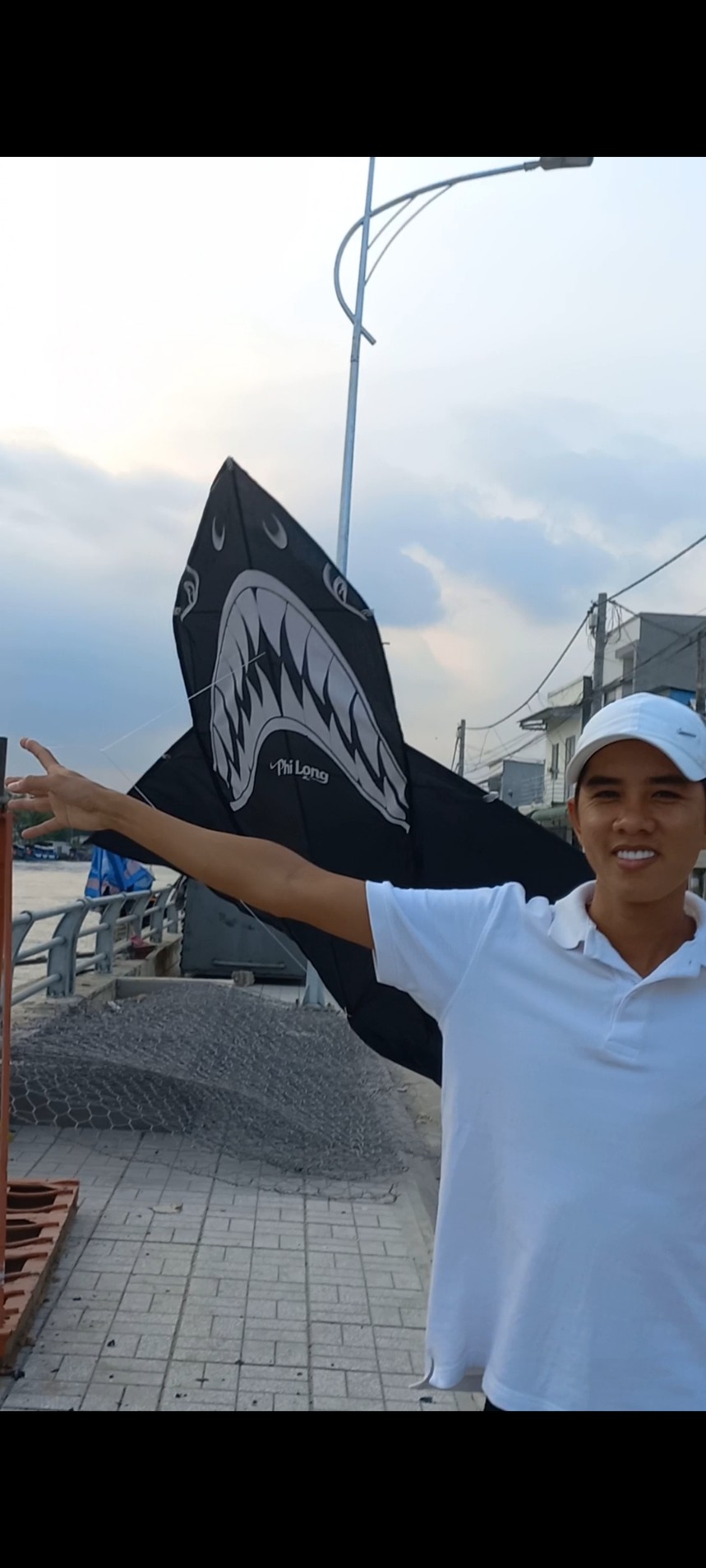 Diều cá mập 2.4mx1.5m phi long - 2.4m