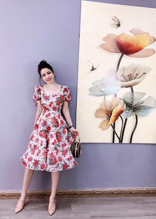 Đầm thời trang nữ xếp tầng cổ vuông
