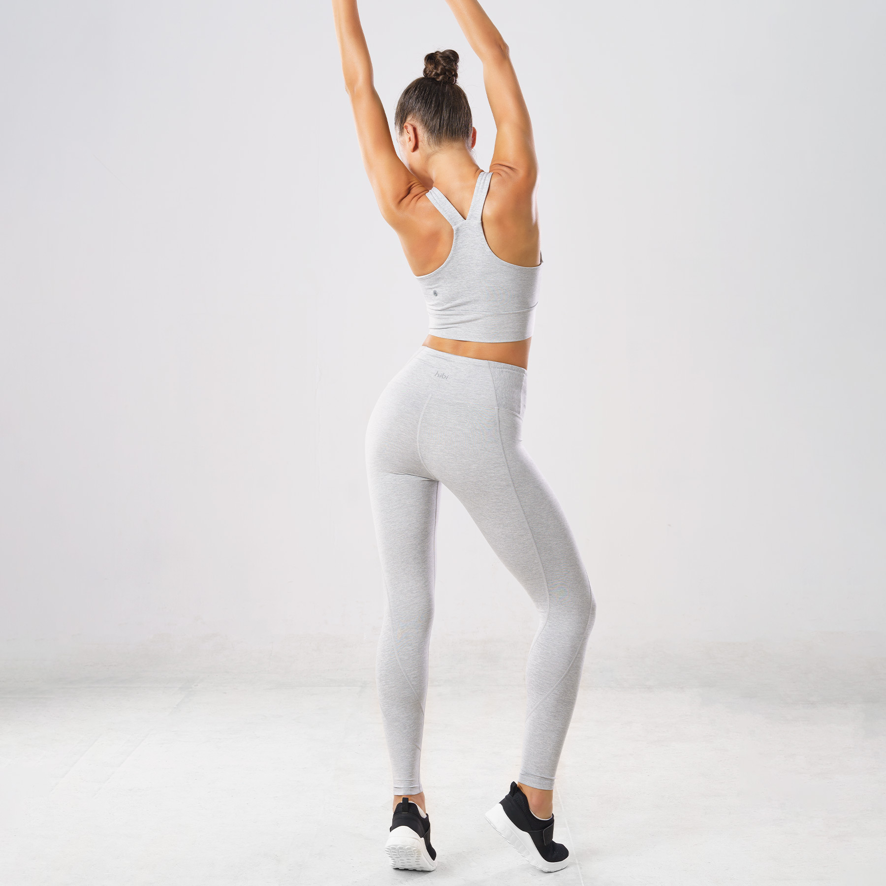 Set đồ tập Yoga Hibi Sports H136 - Kiểu áo Croptop ba lỗ 2 dây cổ tim - Kèm mút nâng ngực