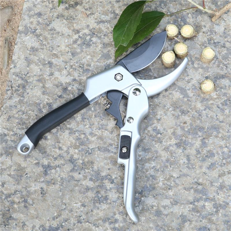 Kéo cắt cành màu bạc lưỡi trượt