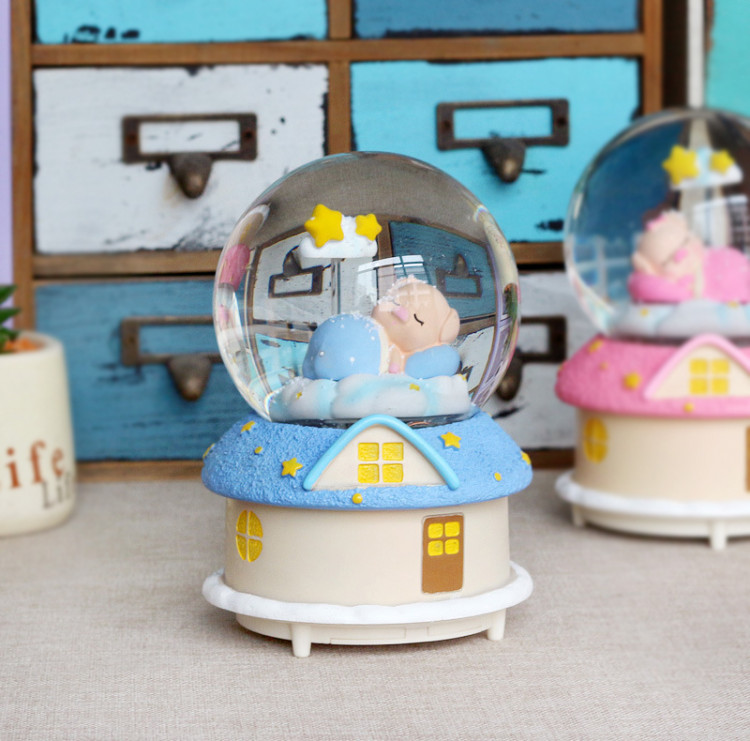 Hộp nhạc quả cầu tuyết heo sữa