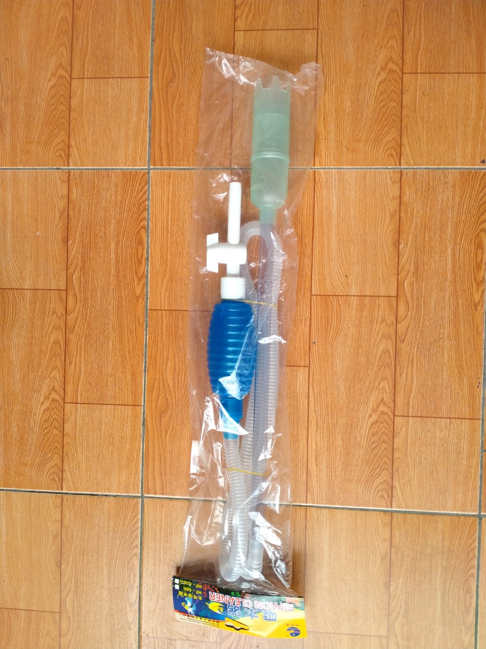 Dụng cụ thay nước và hút phân cho bể cá có khoá