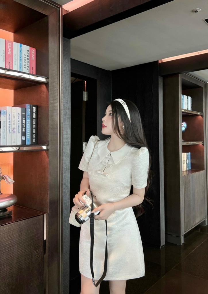 Đầm xoè tafta vân đá cổ bèo