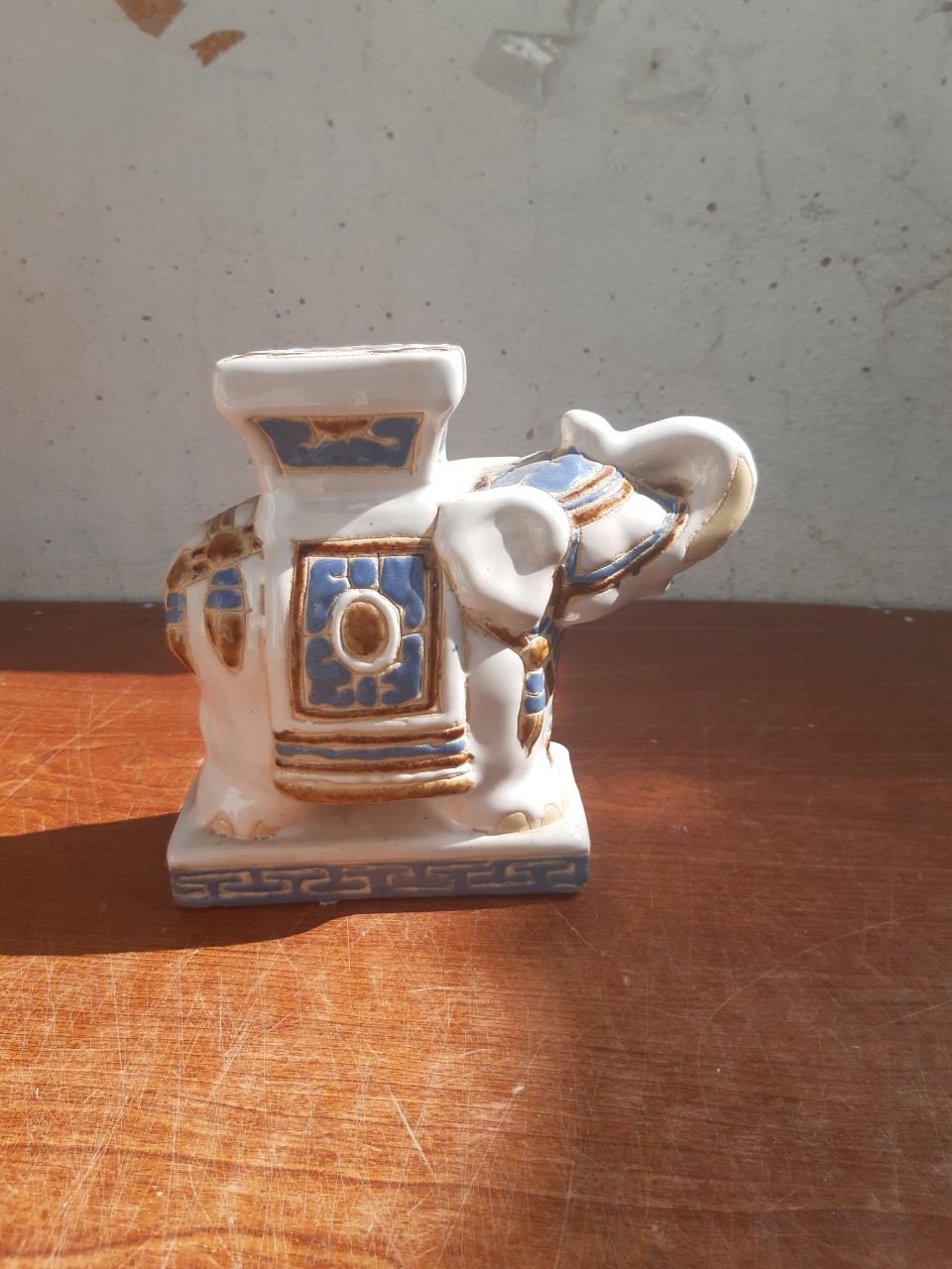 tượng voi mini trắng xanh để bàn