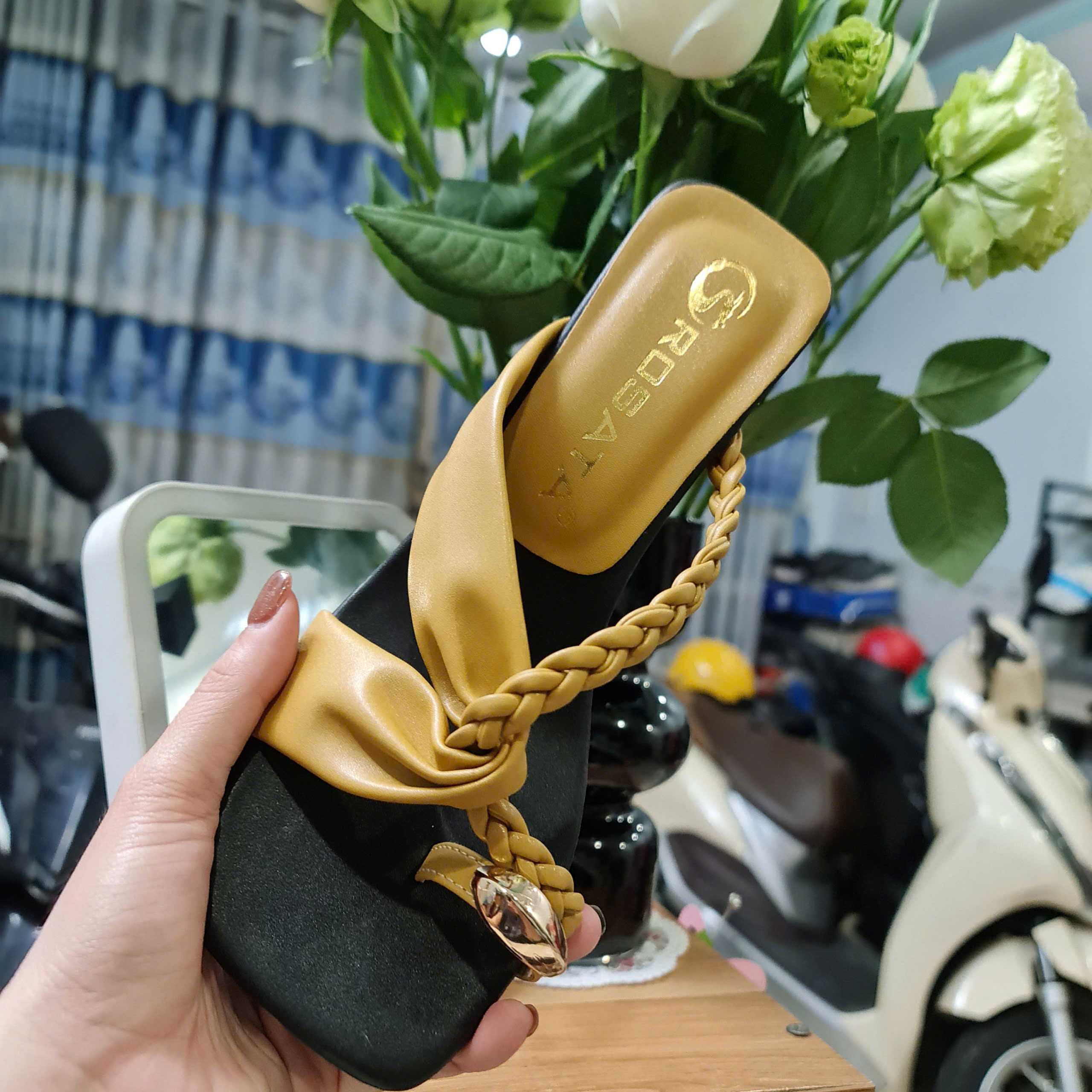 Dép nữ quai chéo xỏ ngón ROSATA RO744 - 7p - Đen vàng - BKSTORE - HÀNG VIỆT NAM