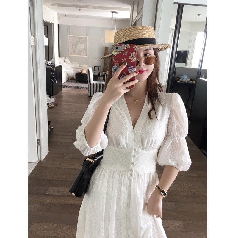 Váy Trắng Tay Lửng Cổ Chữ V Mùa Thu 2021
