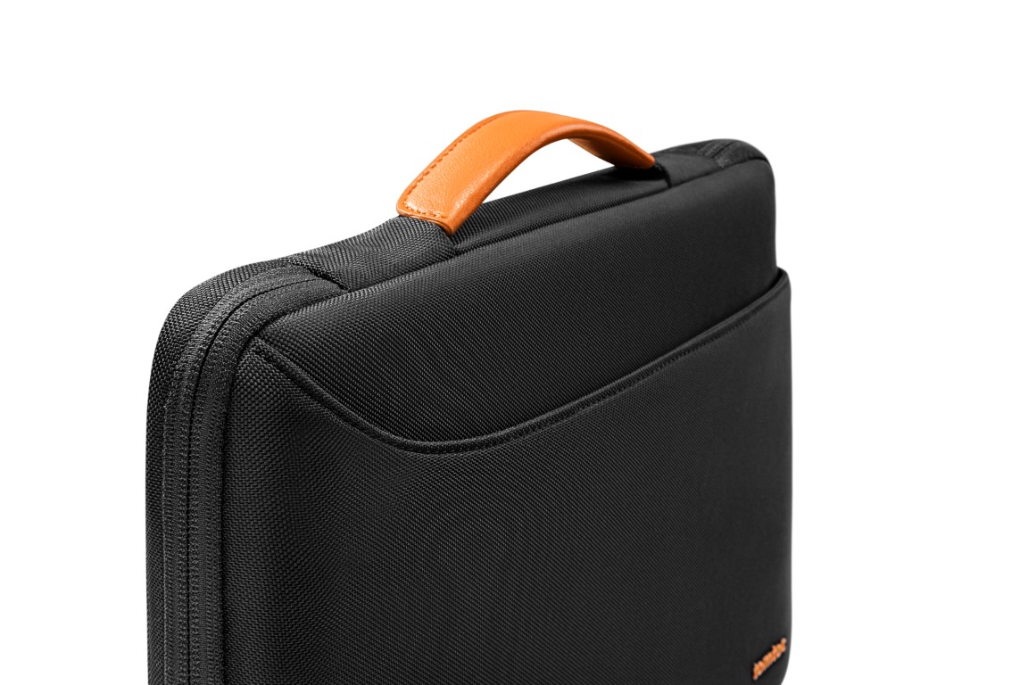 Túi xách chống sốc Tomtoc Spill-Resistant dành cho Macbook - Hàng chính hãng