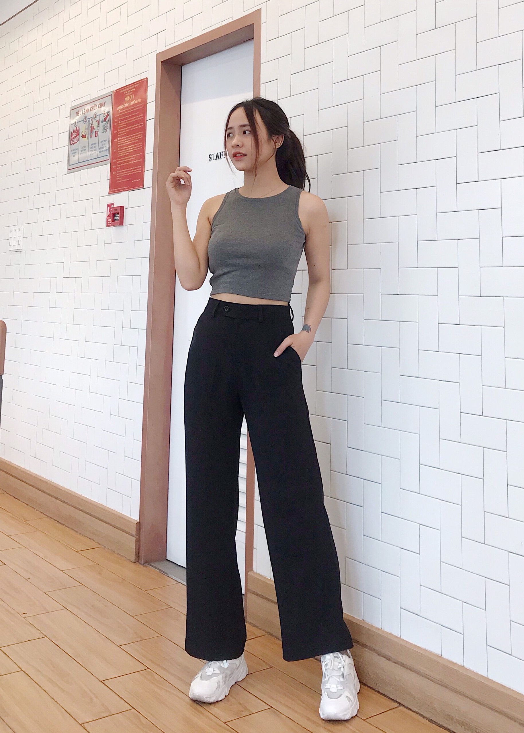 ÁO CROPTOP 3 LỖ  THU56- XÁM