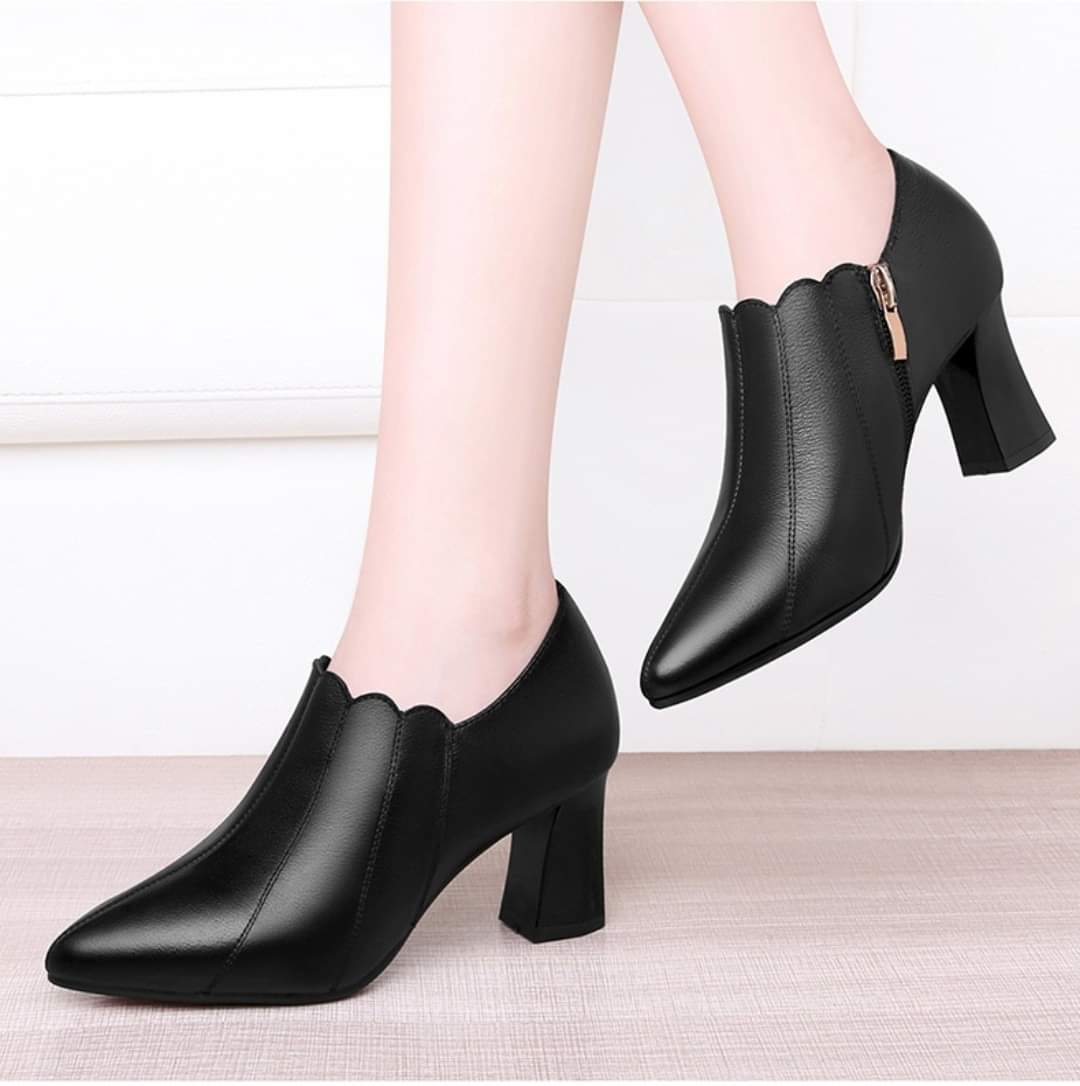 Giày boots cổ ngắn sang trọng