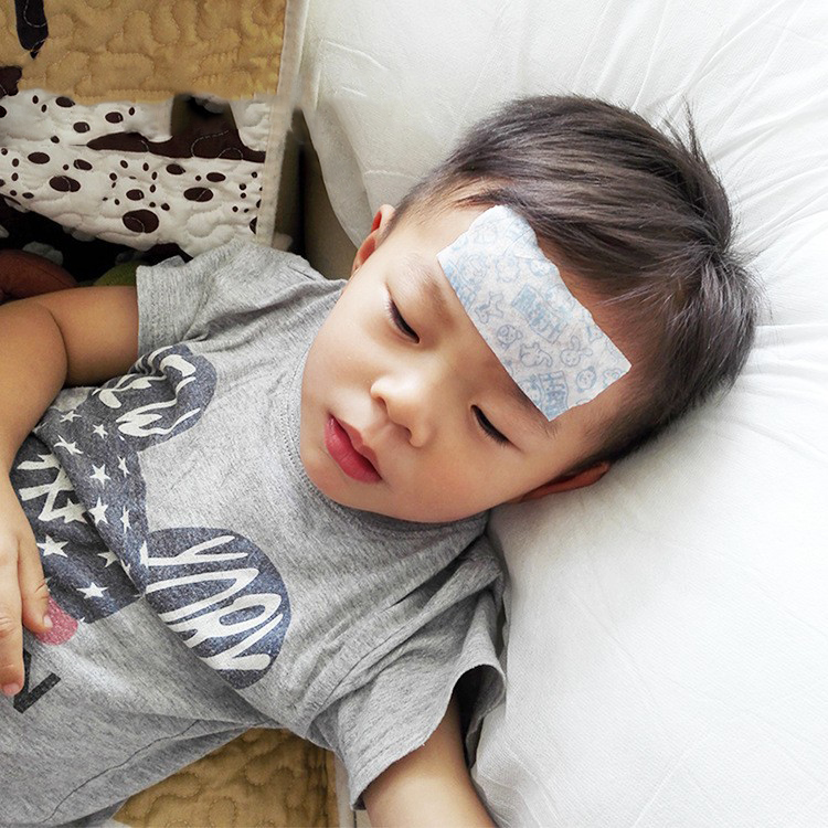Miếng dán hạ sốt Kobayashi Nhật Bản cho trẻ em làm mát trong 8 giờ
