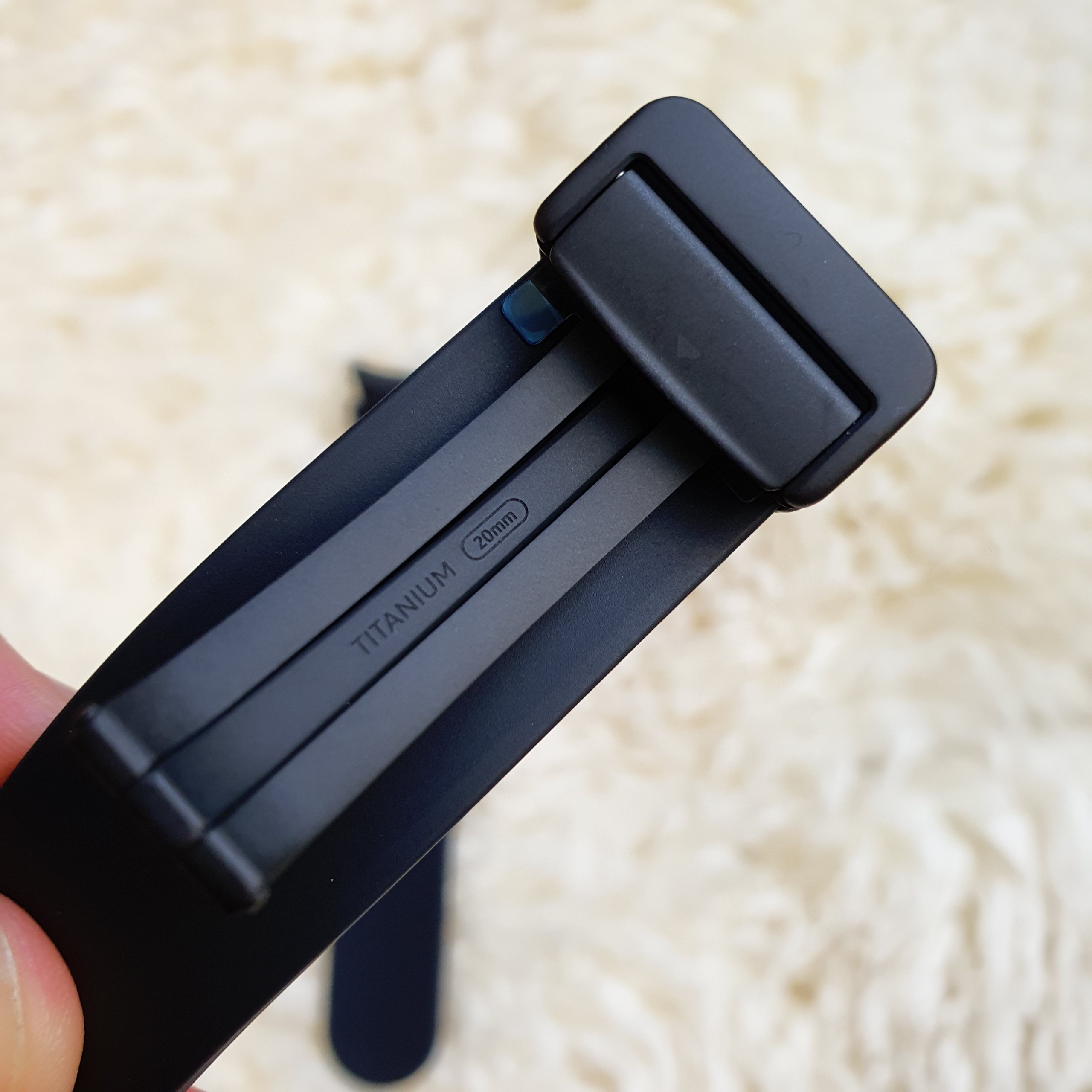 Dây Đồng Hồ Dành Cho Samsung Galaxy Watch 5 Pro - Size Chốt 20mm - Chất Liệu Silicone - Khoá Titanium Từ Tính
