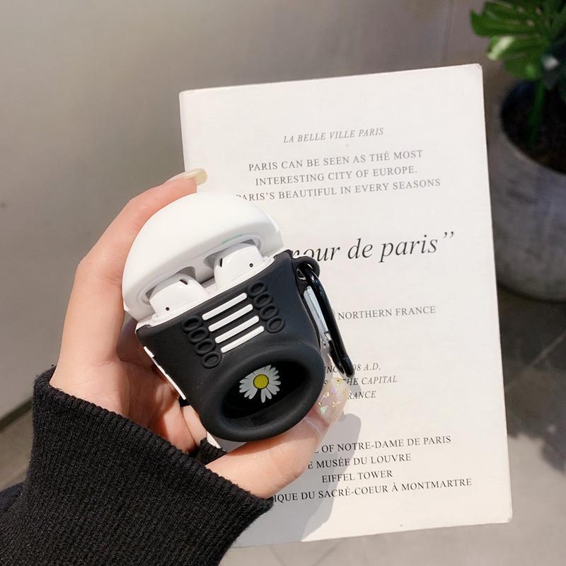 Airpods Case Ốp Bảo Vệ Cho Airpods 1,2 Hình Chiếc giày hoa cúc_Tặng kèm móc khóa mèo con