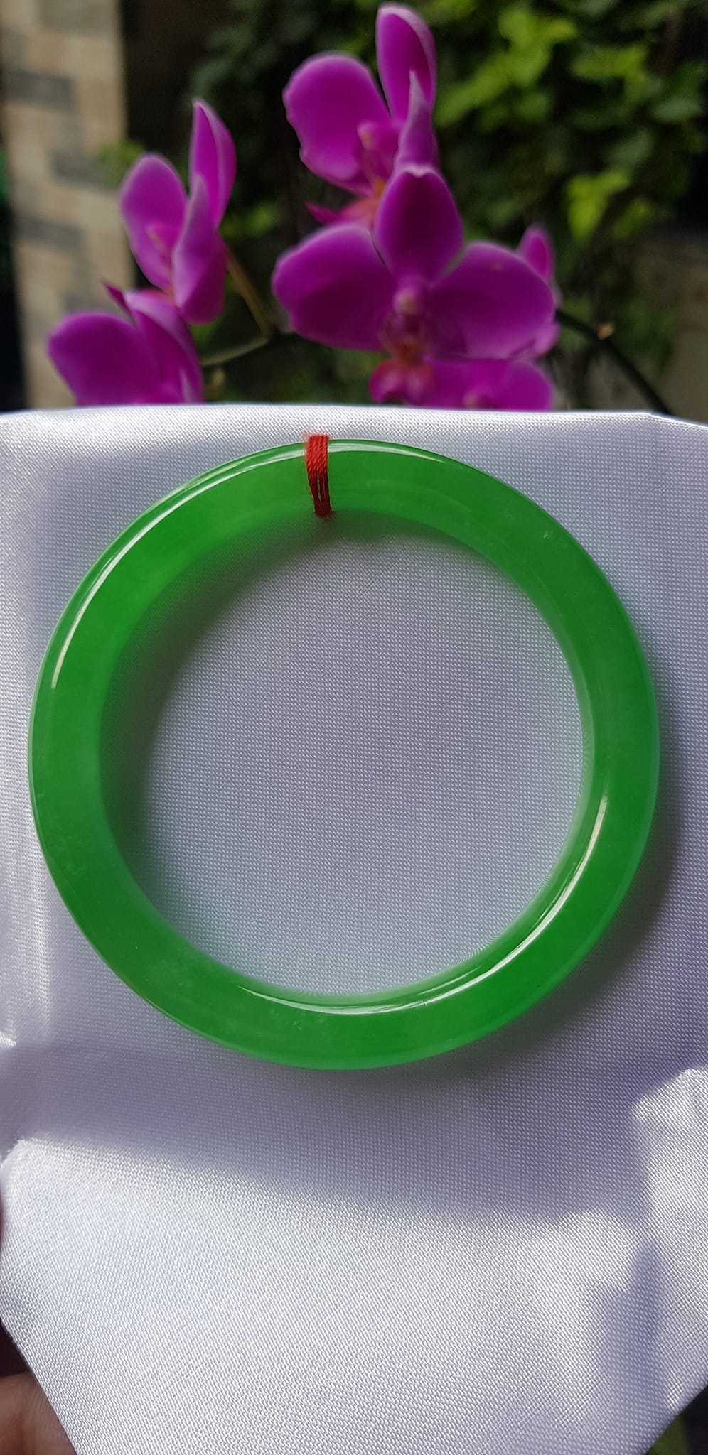 Vòng tay nữ đá cẩm thạch tự nhiên Ngọc Lý Đẹp 54mm x cọng 8mm Màu Xanh Lý tươi sáng bóng mượt đẹp Nữ 53kg - 60kg đeo Vòng hợp nữ mệnh Mộc mệnh Hỏa mệnh Thủy ạ
