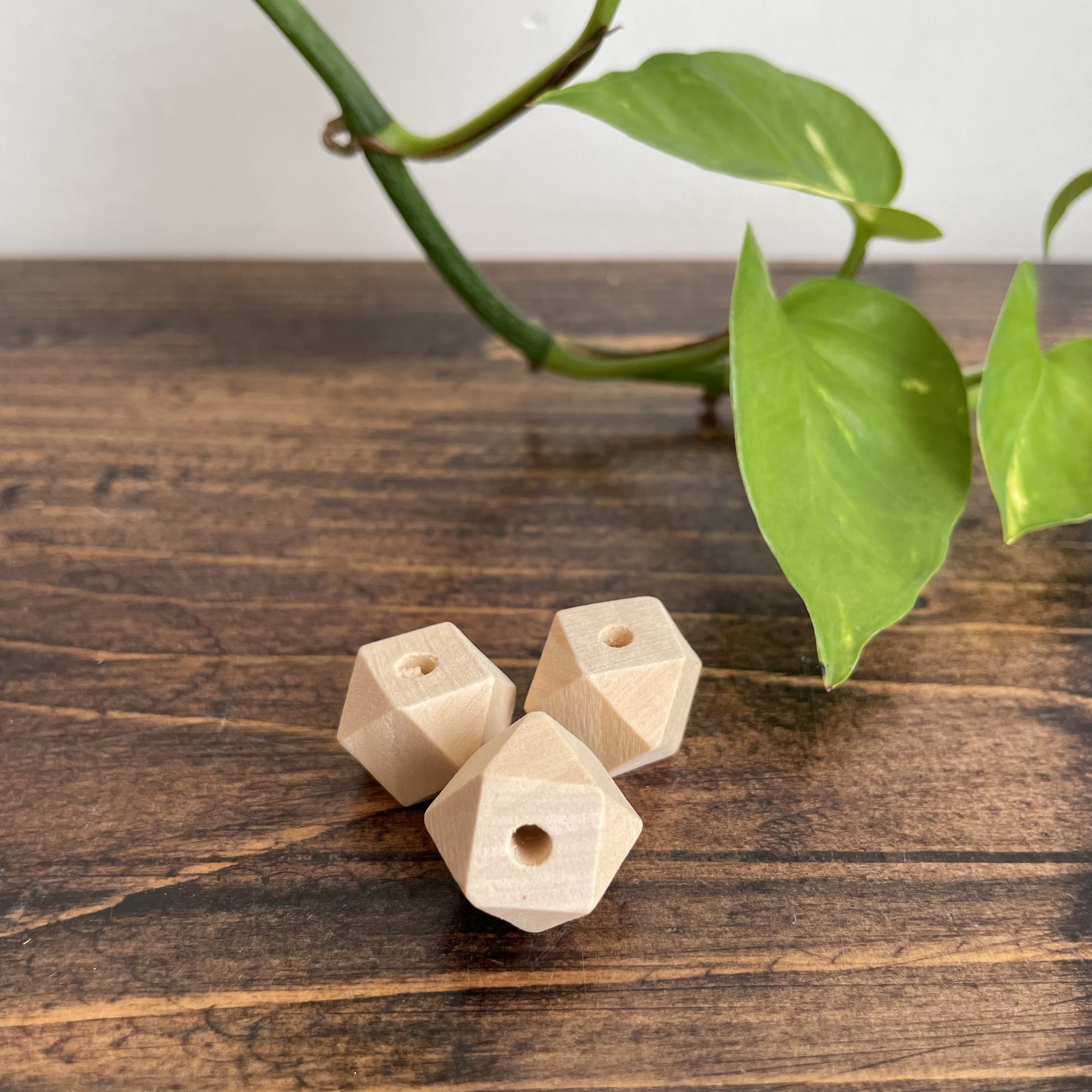 Hạt gỗ đa giác – Size 6mm đến 25mm – Gói 10 hạt